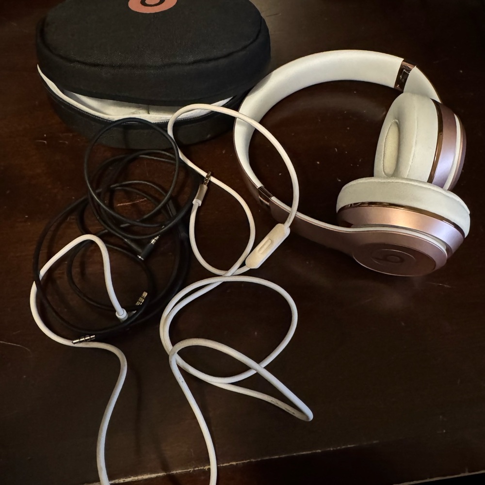 Beats Solo 3 Rose Gold